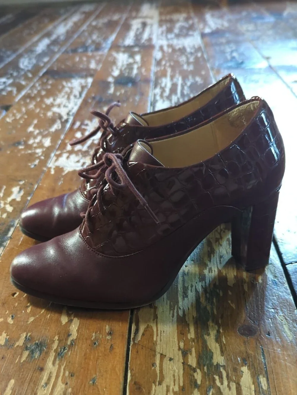 Clarks Burgundy Croc-Embossed Lace-Up Heel Oxfords
